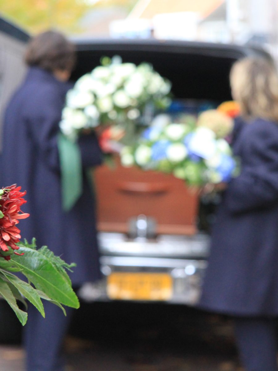 Funeral,Procession,With,Flowers,In,Car